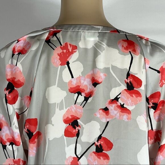 DKNYC Silver, Pink, and White Floral Blouse - Picture 13 of 13